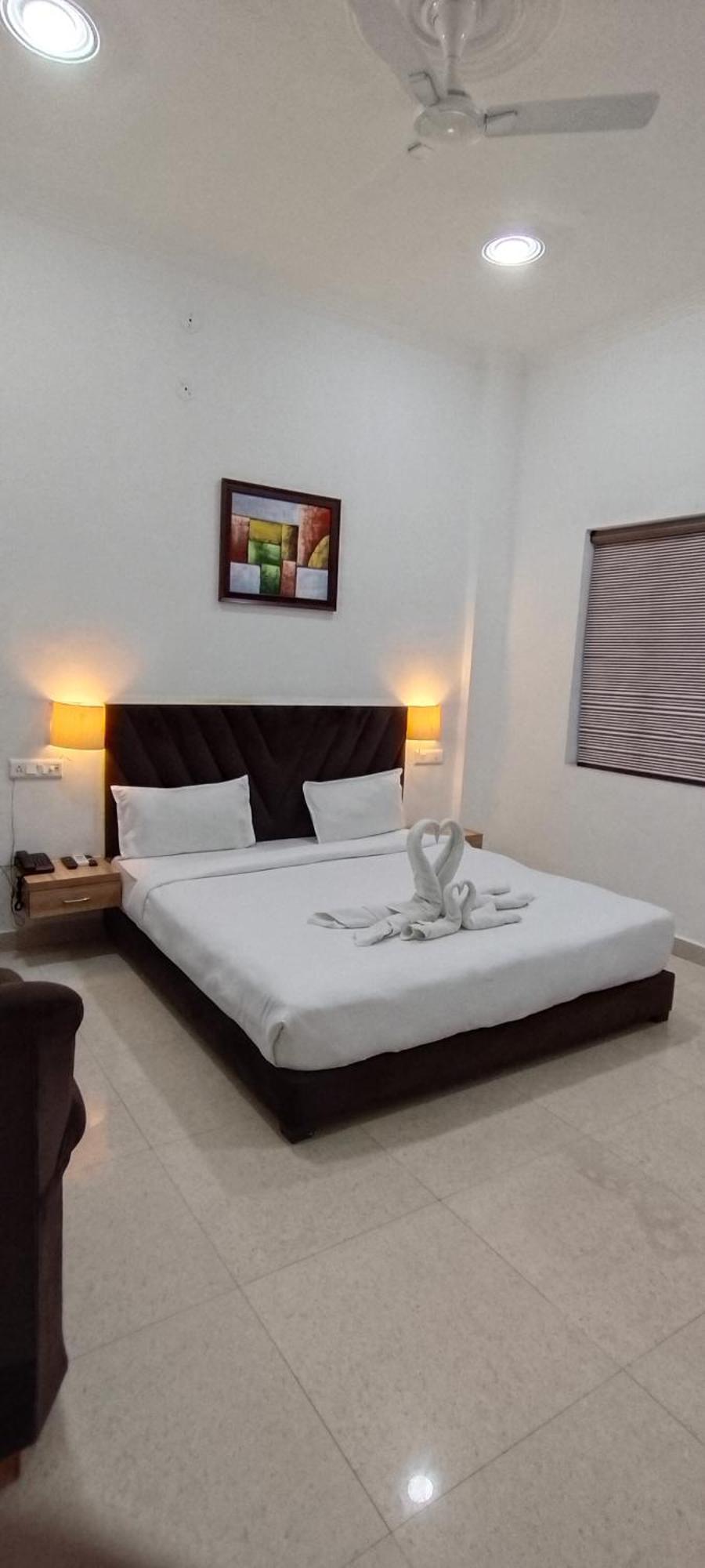 Hotel Lakeview By Bookingcare Chhatarpur Eksteriør bilde